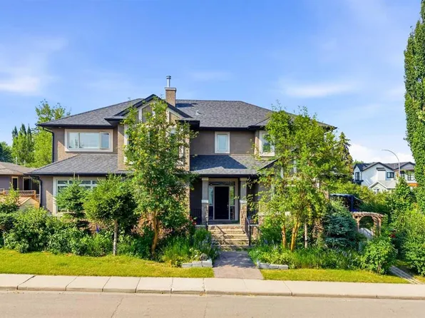 2245 E 25th St SW, Calgary, AB T3E 1X3
