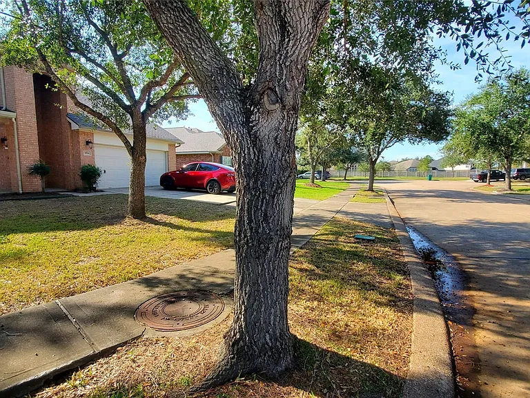 2814 Silver Point Ln — Photo 25