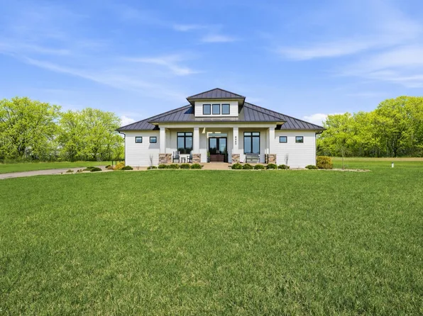 8460 Hunt Club Rd, Zionsville, IN 46077