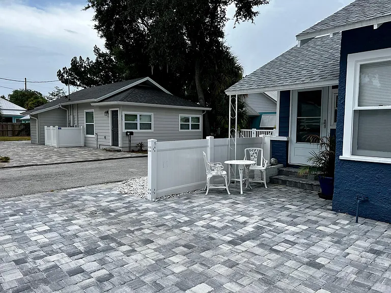 214 Alma Ct — Photo 37
