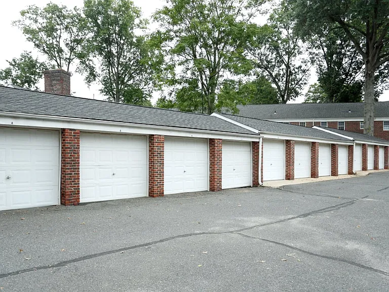 Molly Pitcher Village Apartments — Photo 20