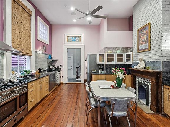 5th image of 1418 Dauphine St #2