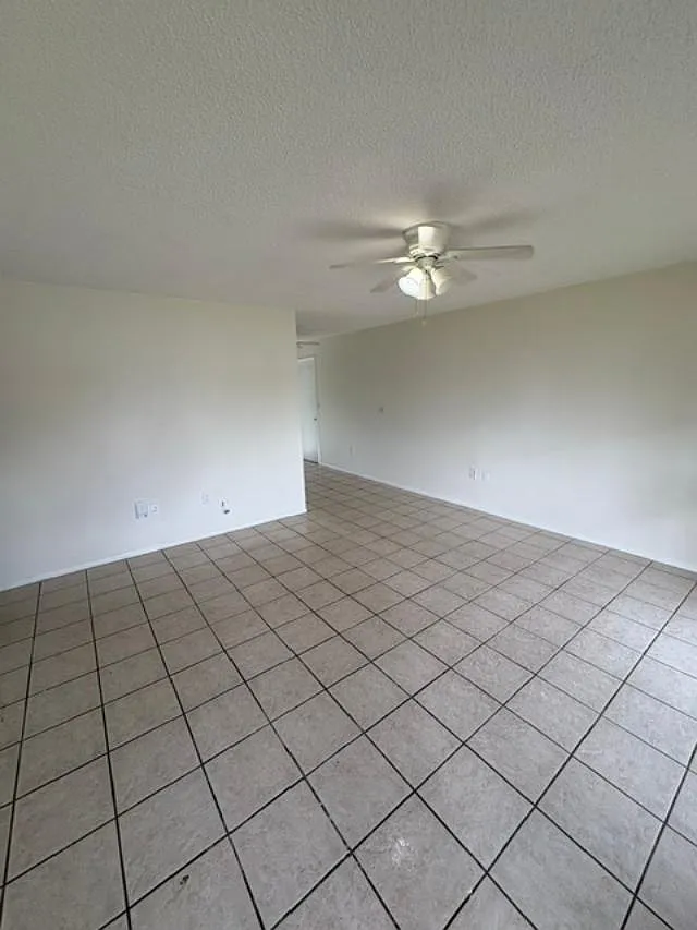 2 bed, 936 sqft, $1,395 — Photo 3