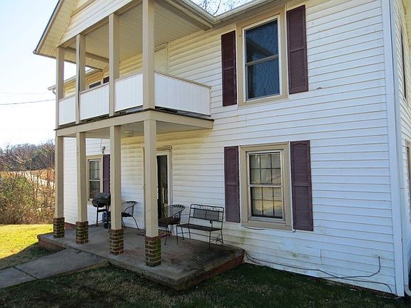 3rd image of 10 Aaron St
