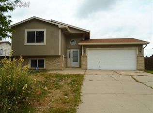915 Rancher Dr, Fountain, CO 80817