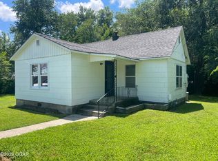 200 S Depot St, Diamond, MO 64840