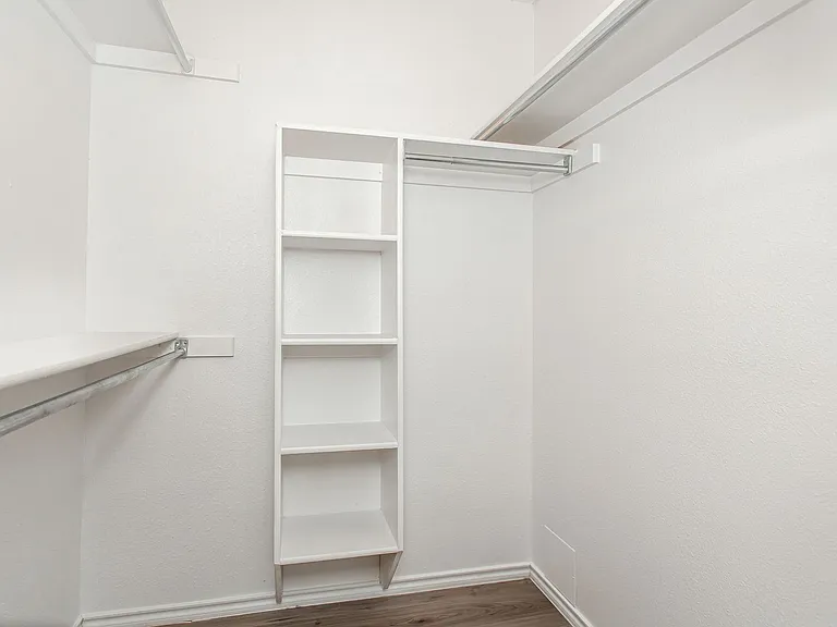 1016 Willowbrook Trl — Photo 16