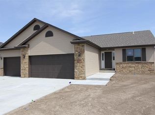 10010 N 152nd St, Waverly, NE 68462