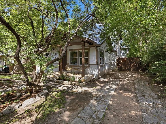 3rd image of 2113 Oxford Ave