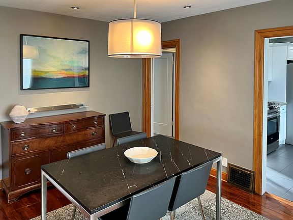 3rd image of 1054 E Roosevelt Ave