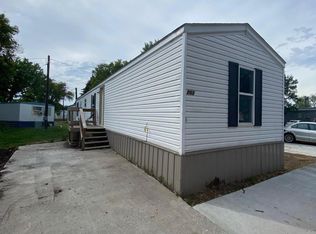 203 9th St SW, Watertown, SD 57201