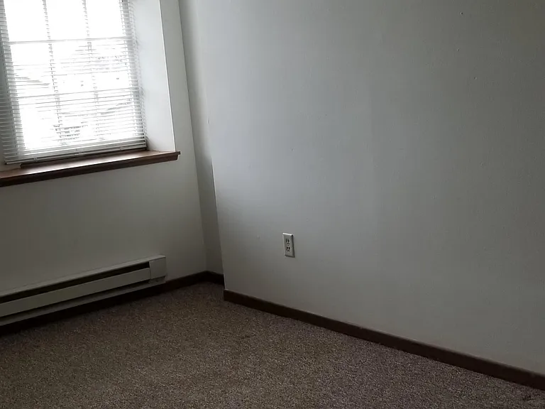 401 N Walnut St — Photo 22