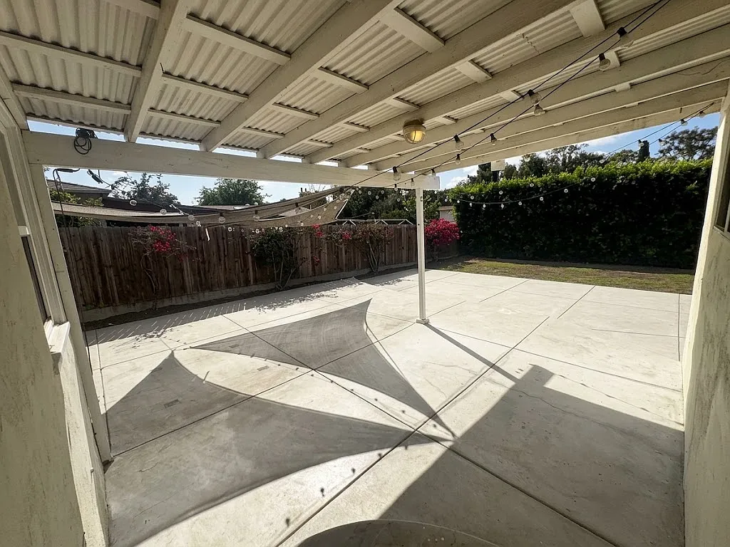 3 bed, 1325 sqft, $4,100 — Photo 4