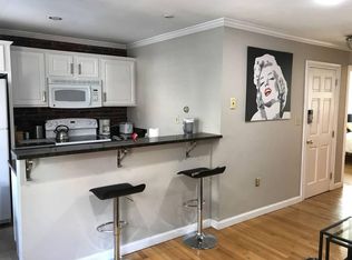 41 Grove St #U4, Boston, MA 02114