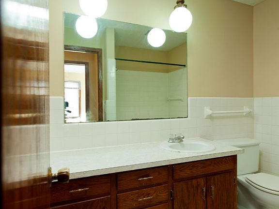 4th image of 301 S Shore Dr #204