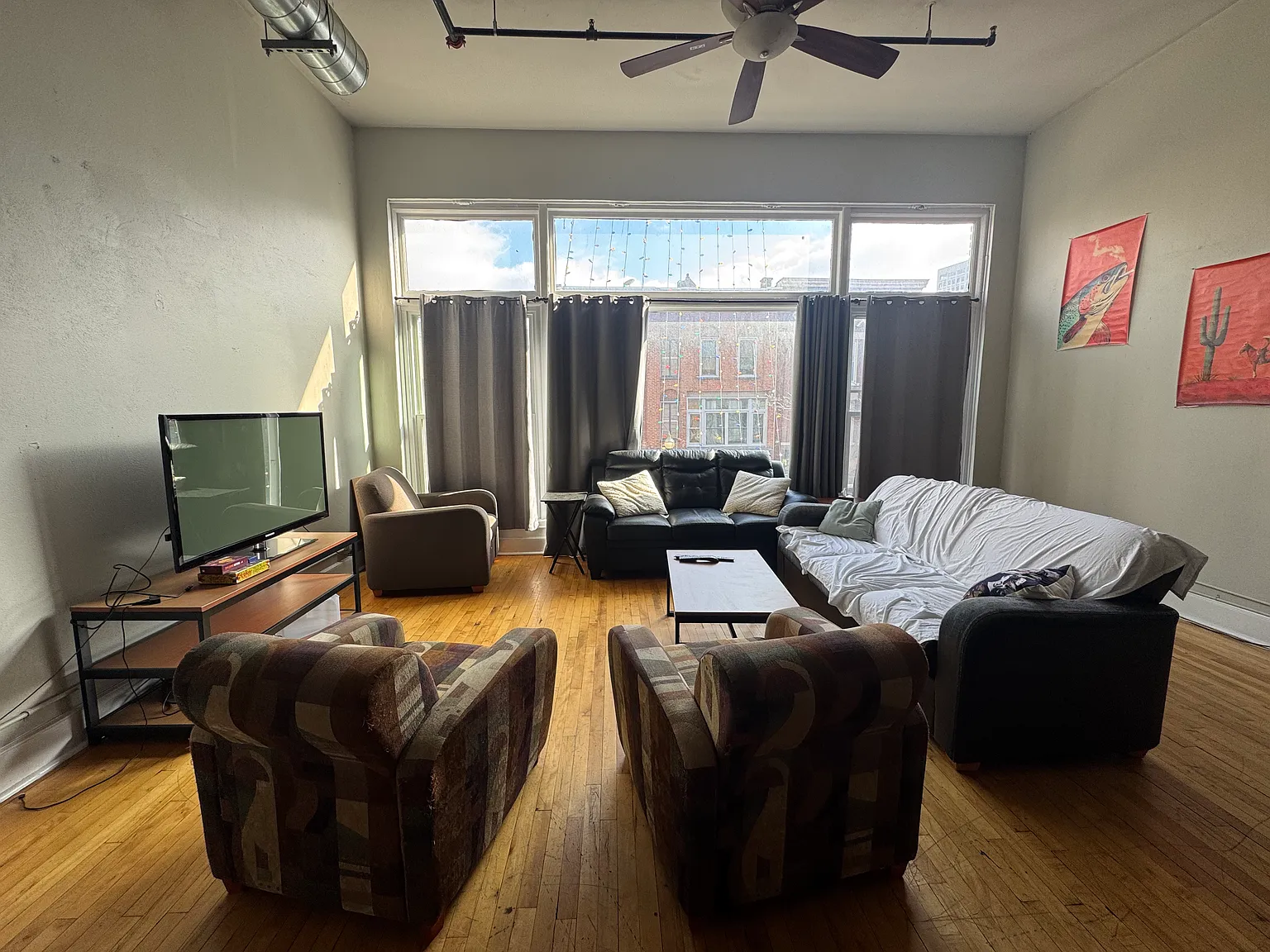 4 bed, 1000 sqft, $2,800 — Photo 1
