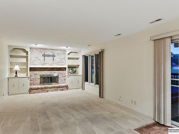 3rd image of 620 S 205th St