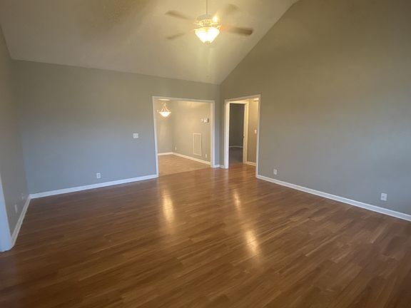 5th image of 3203 Meadowhill Dr