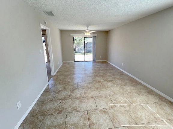 3rd image of 1423 Easton St #2BEDS-2BATHS