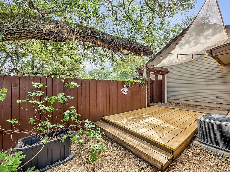 3003 W Slaughter Ln #B — Photo 20