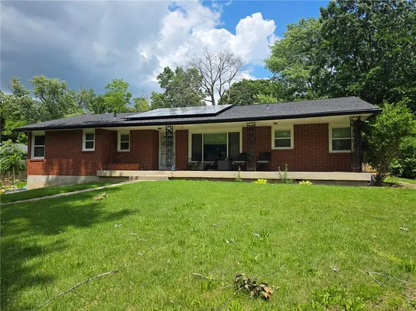 6157 NE Meadow Lane Cir, Kansas City, MO 64118
