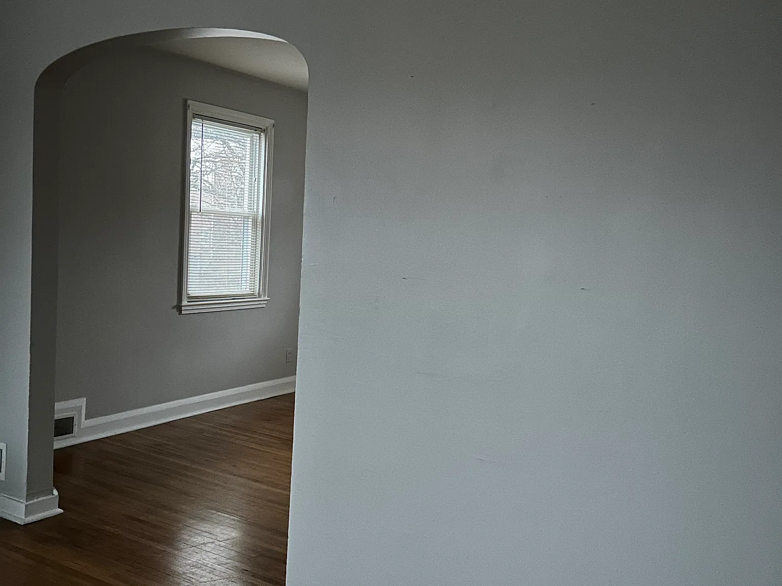 2907 Glendale Ave — Photo 4