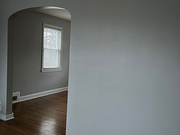 4th image of 2907 Glendale Ave