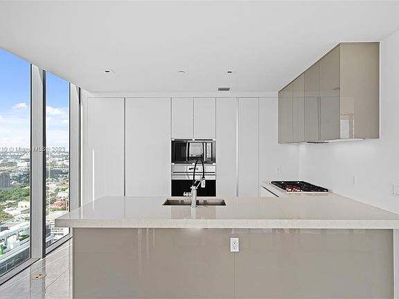5th image of 788 NE 23rd St #4401