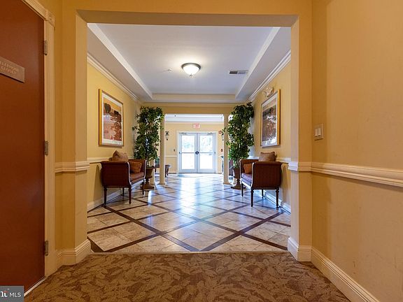3rd image of 100 Edelen Station Pl APT 203