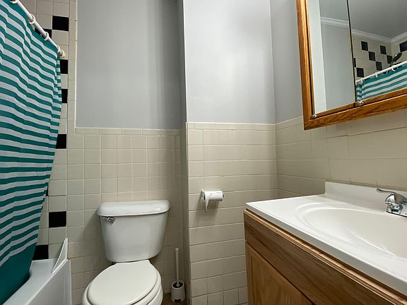 5th image of 145 Ann Ct Unit B