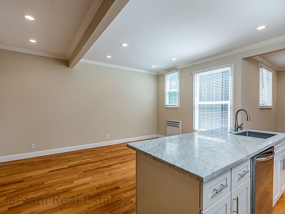 3rd image of 3830 Divisadero St APT 201