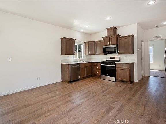 4th image of 520 Pine Ave Space 65