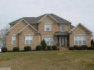 5400 Effieham St, Oak Ridge, NC 27310