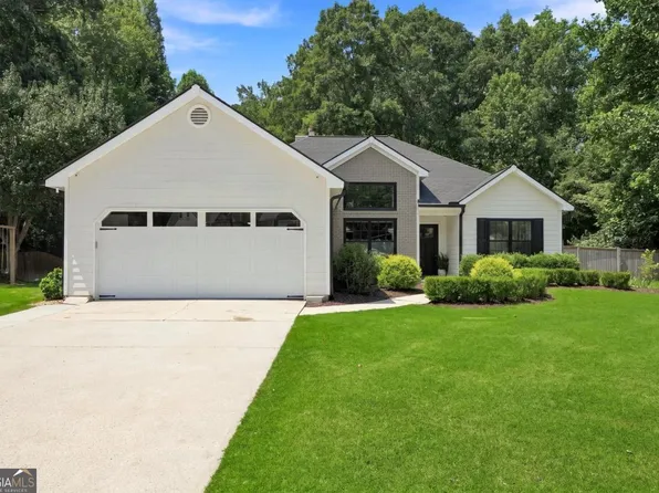3484 Cherry Blossom Ct, Loganville, GA 30052