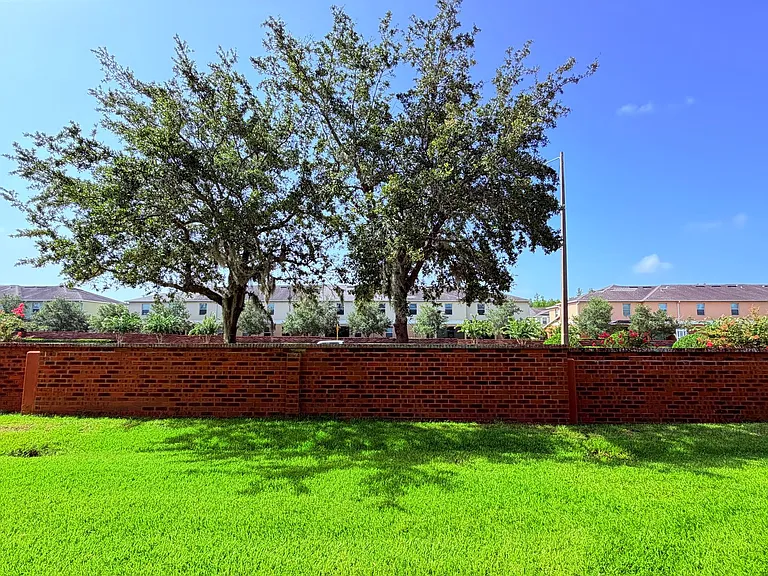 2832 Adelaide Ct — Photo 33