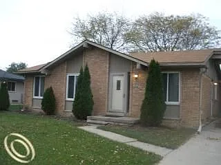 44614 Lowell Ave photo 1