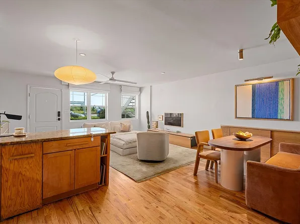 100-12 Shore Front Pkwy #18A, Rockaway Park, NY 11694