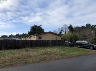 988 Indiana Ave SE, Bandon, OR 97411