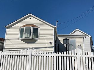 1 State Rd, Breezy Point, NY 11697