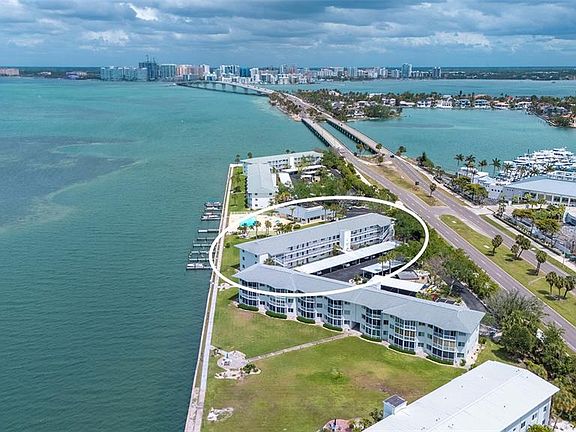 2nd image of 771 JOHN RINGLING BOULEVARD #5