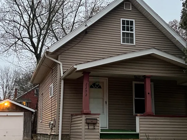 2292 9th St SW, Akron, OH 44314