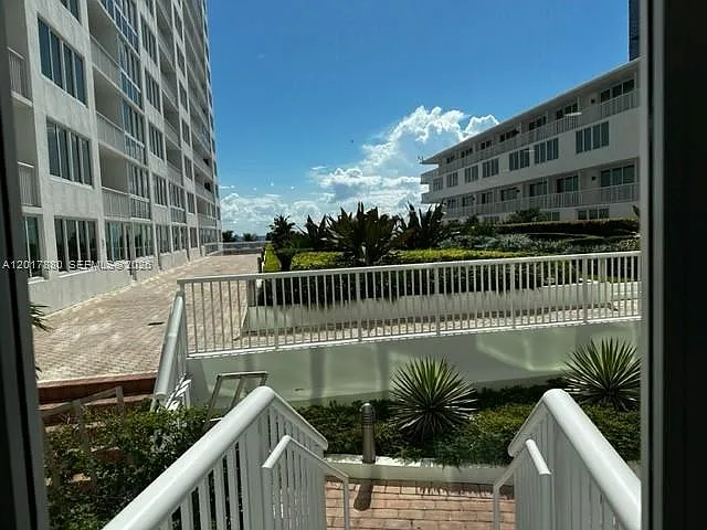 5401 Collins Ave #128 — Photo 51