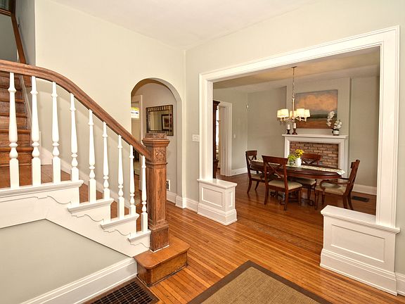 4th image of 2772 Markbreit Ave
