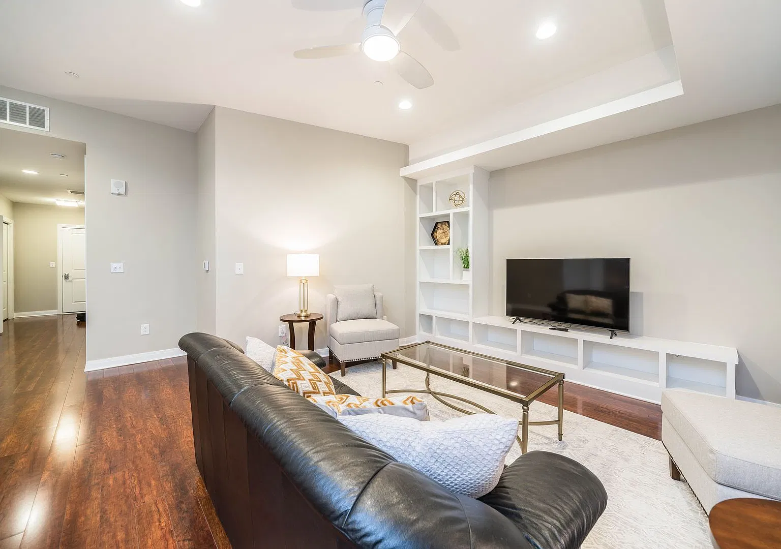 Fully Furnished, Short-Term Option — Photo 4