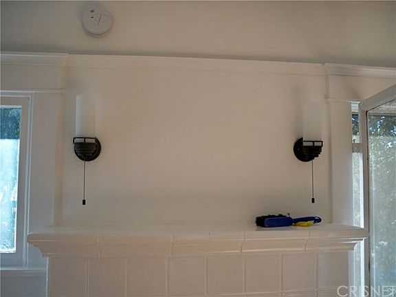 4th image of 2105 Loma Vista Pl