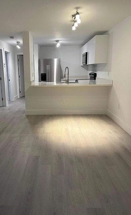 1st image of 210 SW 11th St APT 510
