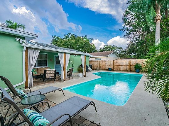 5th image of 1845 Teakwood Ln