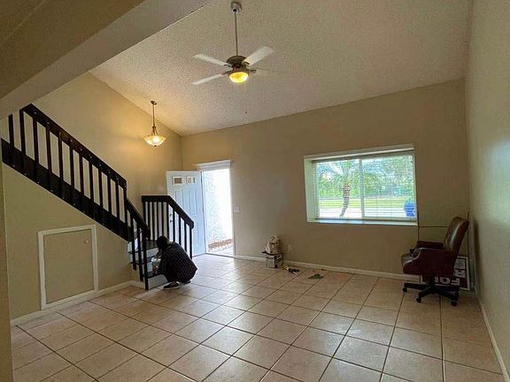 3rd image of 480 Sand Lime Rd
