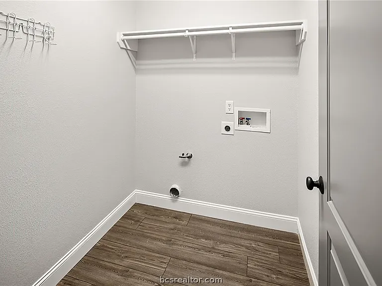 916 Crested Point Dr — Photo 19