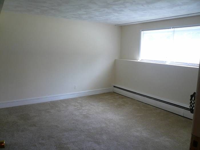 2nd image of 2060 Warwick Ave APT 104
